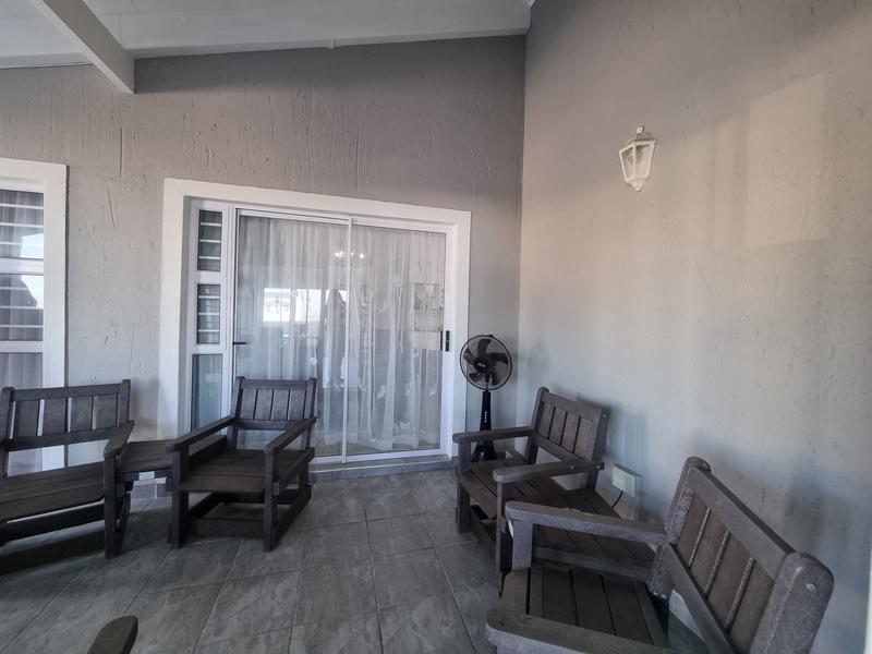 4 Bedroom Property for Sale in Outeniqua Strand Western Cape